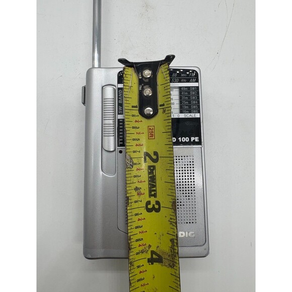 Grundig Mini World 100 PE Silver AM/FM Stereo Short Wave 1-6 Band Portable Radio - Picture 6 of 7